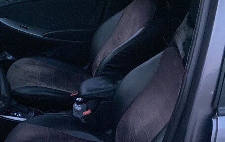 Hyundai Solaris II рестайлинг, 2015 год, 990 000 рублей, 10 фотография