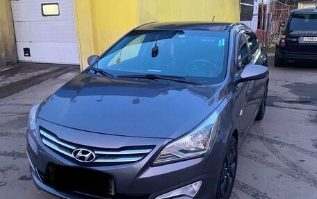 Hyundai Solaris II рестайлинг, 2015 год, 990 000 рублей, 9 фотография