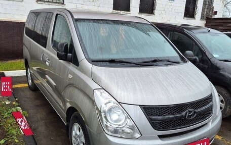 Hyundai Grand Starex Grand Starex I рестайлинг 2, 2011 год, 1 740 000 рублей, 2 фотография