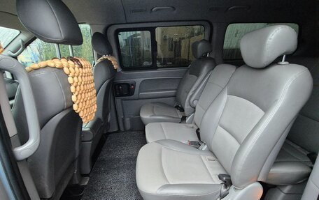 Hyundai Grand Starex Grand Starex I рестайлинг 2, 2011 год, 1 740 000 рублей, 8 фотография