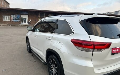 Toyota Highlander III, 2018 год, 4 490 000 рублей, 1 фотография
