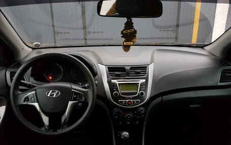 Hyundai Solaris II рестайлинг, 2011 год, 550 000 рублей, 8 фотография