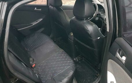 Hyundai Solaris II рестайлинг, 2011 год, 550 000 рублей, 9 фотография