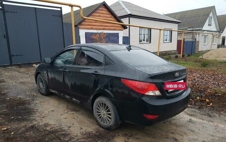 Hyundai Solaris II рестайлинг, 2011 год, 550 000 рублей, 4 фотография