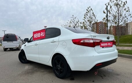 KIA Rio III рестайлинг, 2013 год, 980 000 рублей, 2 фотография