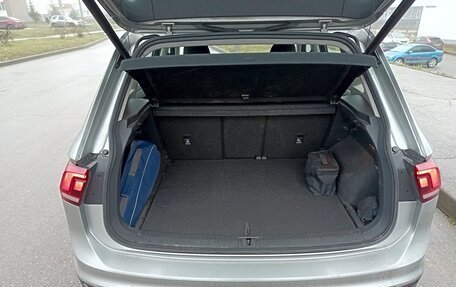 Volkswagen Tiguan II, 2019 год, 2 050 000 рублей, 28 фотография