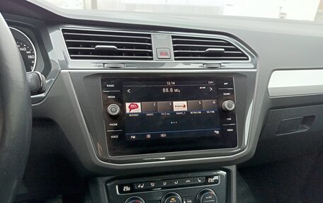 Volkswagen Tiguan II, 2019 год, 2 050 000 рублей, 23 фотография