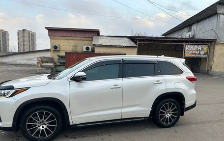 Toyota Highlander III, 2018 год, 4 490 000 рублей, 8 фотография