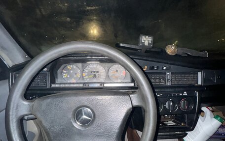 Mercedes-Benz 190 (W201), 1983 год, 130 000 рублей, 5 фотография