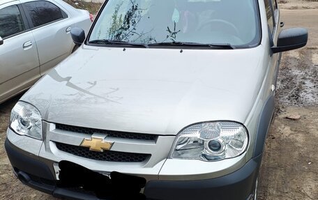 Chevrolet Niva I рестайлинг, 2016 год, 750 000 рублей, 3 фотография