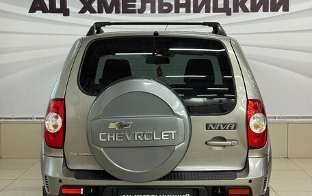 Chevrolet Niva I рестайлинг, 2019 год, 909 000 рублей, 5 фотография