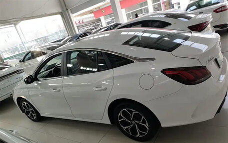 MG 5, 2022 год, 1 050 000 рублей, 2 фотография