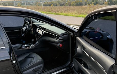 Toyota Camry, 2019 год, 2 750 000 рублей, 13 фотография