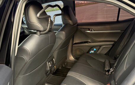 Toyota Camry, 2019 год, 2 750 000 рублей, 10 фотография