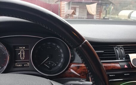 Skoda Superb III рестайлинг, 2011 год, 1 395 000 рублей, 2 фотография