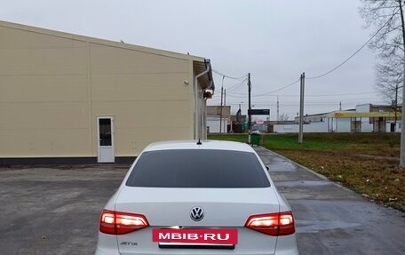 Volkswagen Jetta VI, 2015 год, 1 200 000 рублей, 2 фотография