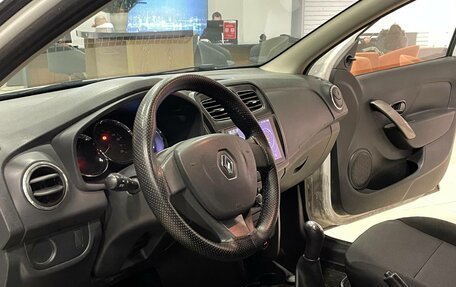 Renault Logan II, 2017 год, 505 000 рублей, 7 фотография