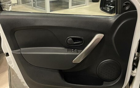 Renault Logan II, 2017 год, 505 000 рублей, 6 фотография