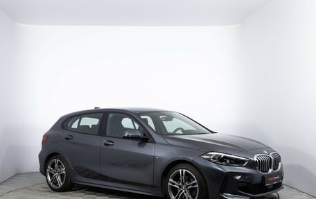 BMW 1 серия, 2019 год, 2 970 000 рублей, 3 фотография