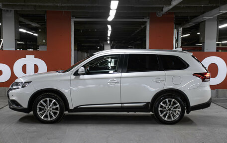 Mitsubishi Outlander III рестайлинг 3, 2019 год, 1 898 000 рублей, 8 фотография