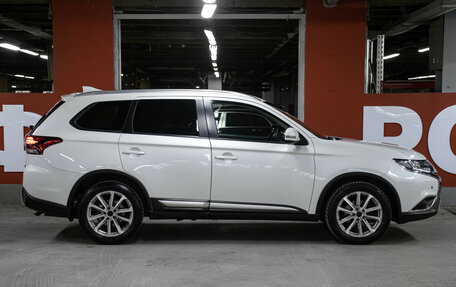 Mitsubishi Outlander III рестайлинг 3, 2019 год, 1 898 000 рублей, 4 фотография