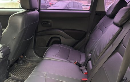 Mitsubishi Outlander III рестайлинг 3, 2010 год, 750 000 рублей, 2 фотография