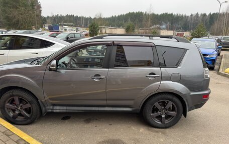 Mitsubishi Outlander III рестайлинг 3, 2010 год, 750 000 рублей, 9 фотография