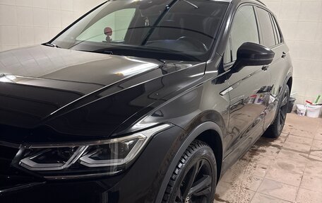 Volkswagen Tiguan II, 2021 год, 4 650 000 рублей, 2 фотография