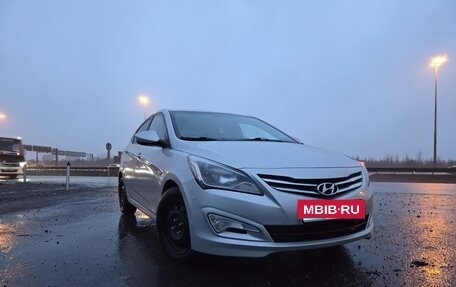 Hyundai Solaris II рестайлинг, 2015 год, 830 000 рублей, 2 фотография