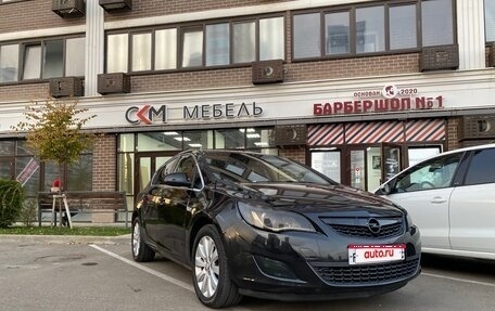 Opel Astra J, 2011 год, 670 000 рублей, 1 фотография