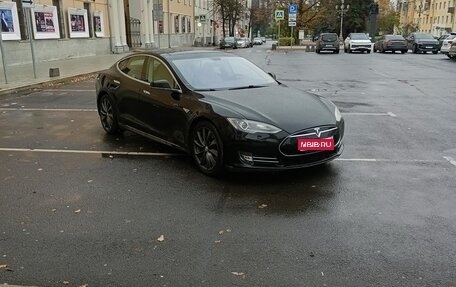 Tesla Model S I, 2012 год, 2 100 000 рублей, 1 фотография