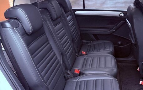 Volkswagen Touran III, 2020 год, 2 500 000 рублей, 7 фотография