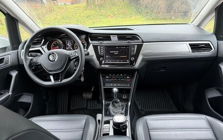 Volkswagen Touran III, 2020 год, 2 500 000 рублей, 12 фотография