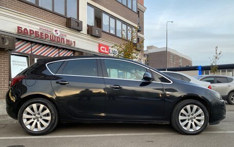 Opel Astra J, 2011 год, 670 000 рублей, 2 фотография