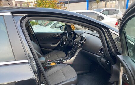 Opel Astra J, 2011 год, 670 000 рублей, 5 фотография