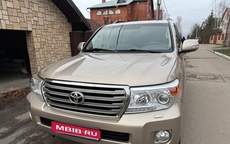Toyota Land Cruiser 200, 2013 год, 3 700 000 рублей, 2 фотография
