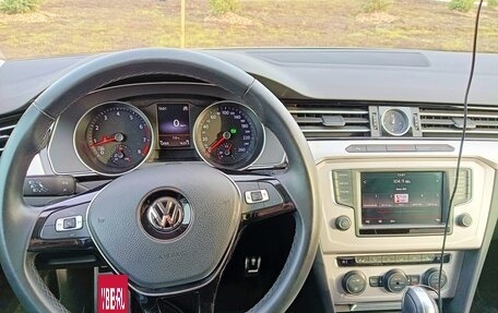 Volkswagen Passat B8 рестайлинг, 2015 год, 3 000 000 рублей, 7 фотография