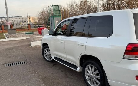 Toyota Land Cruiser 200, 2018 год, 5 990 000 рублей, 2 фотография