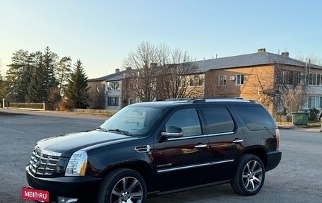 Cadillac Escalade III, 2011 год, 2 100 000 рублей, 2 фотография