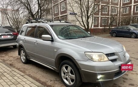 Mitsubishi Outlander III рестайлинг 3, 2005 год, 559 000 рублей, 2 фотография