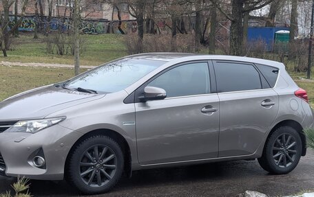 Toyota Auris II, 2013 год, 1 350 000 рублей, 1 фотография