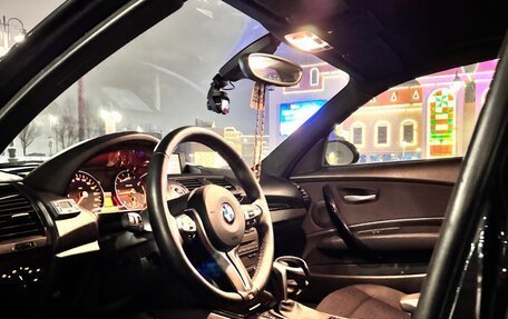 BMW 1 серия, 2009 год, 1 050 000 рублей, 3 фотография