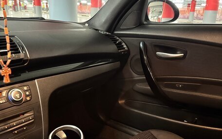 BMW 1 серия, 2009 год, 1 050 000 рублей, 22 фотография