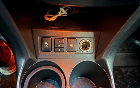 Toyota RAV4, 2012 год, 1 095 000 рублей, 30 фотография