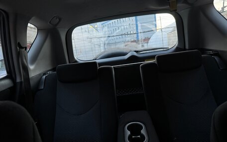 Toyota RAV4, 2012 год, 1 095 000 рублей, 32 фотография