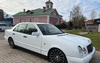 Mercedes-Benz E-Класс, 1999 год, 460 000 рублей, 1 фотография