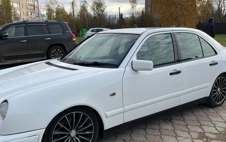Mercedes-Benz E-Класс, 1999 год, 460 000 рублей, 3 фотография