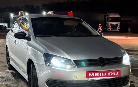 Volkswagen Polo VI (EU Market), 2012 год, 600 000 рублей, 10 фотография