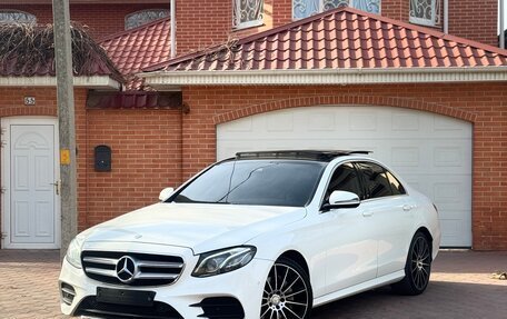 Mercedes-Benz E-Класс, 2016 год, 3 200 000 рублей, 1 фотография