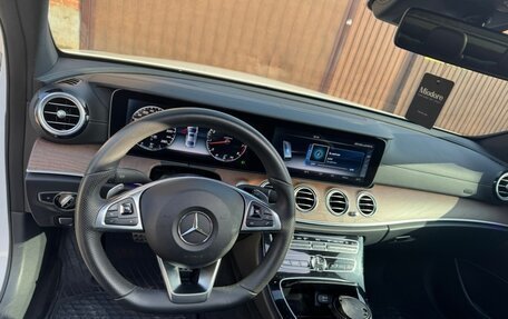 Mercedes-Benz E-Класс, 2016 год, 3 200 000 рублей, 14 фотография